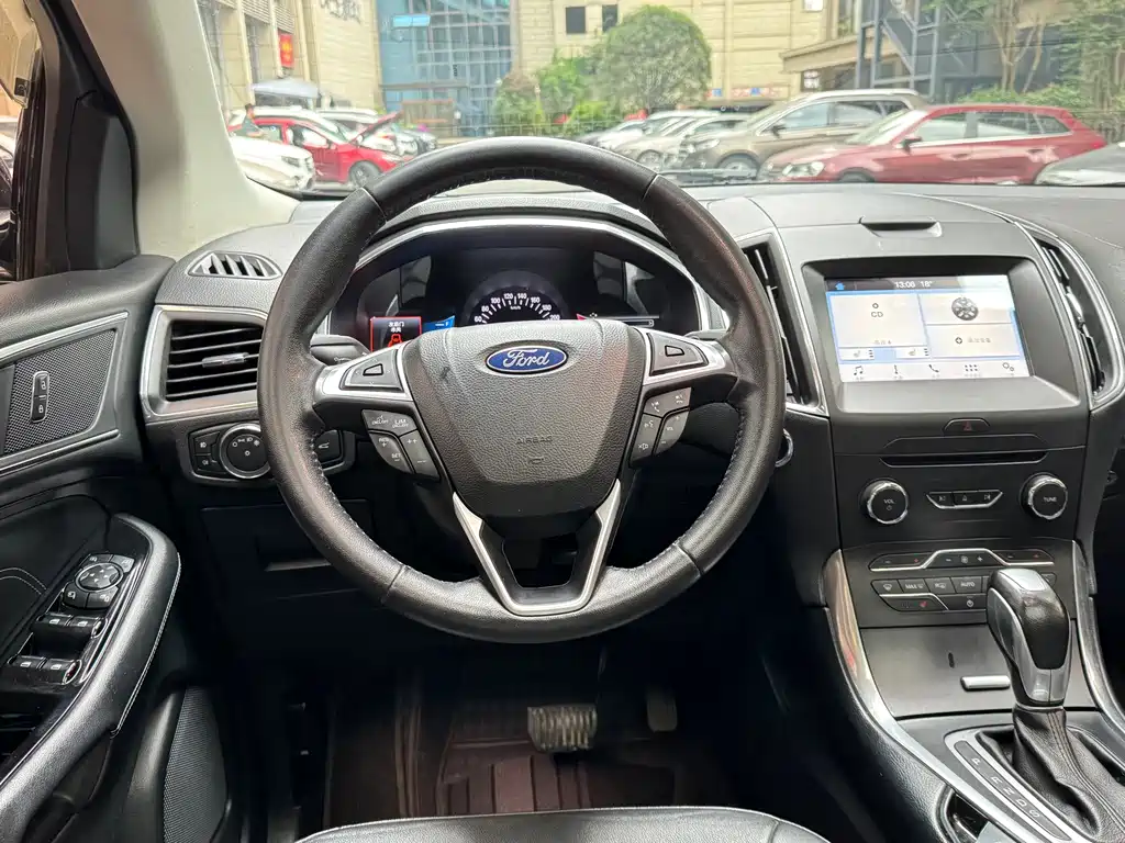 Ford Edge 2017 — фото 10