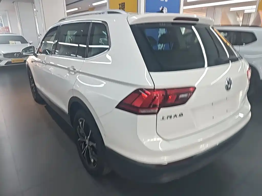 Volkswagen Tiguan L 2020 — фото 5