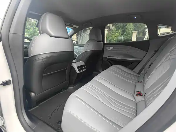 Geely Galaxy E8 2024