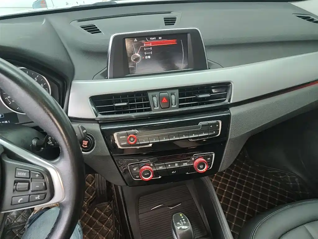 BMW X1 2017 — фото 13