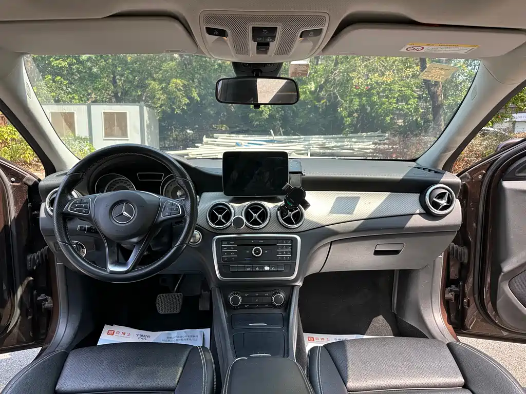 Mercedes-Benz GLA 2017 — фото 18