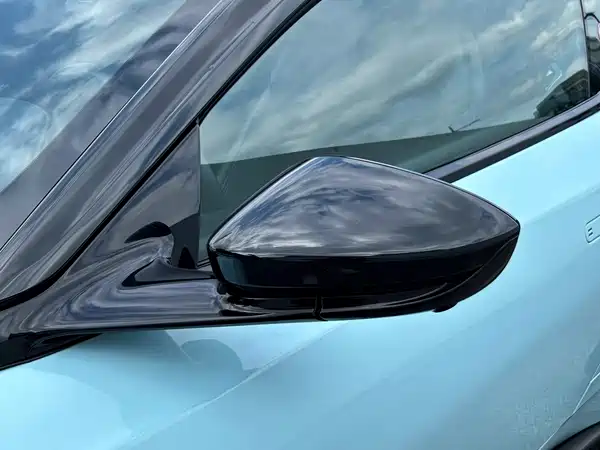 Aston Martin DB11 2019