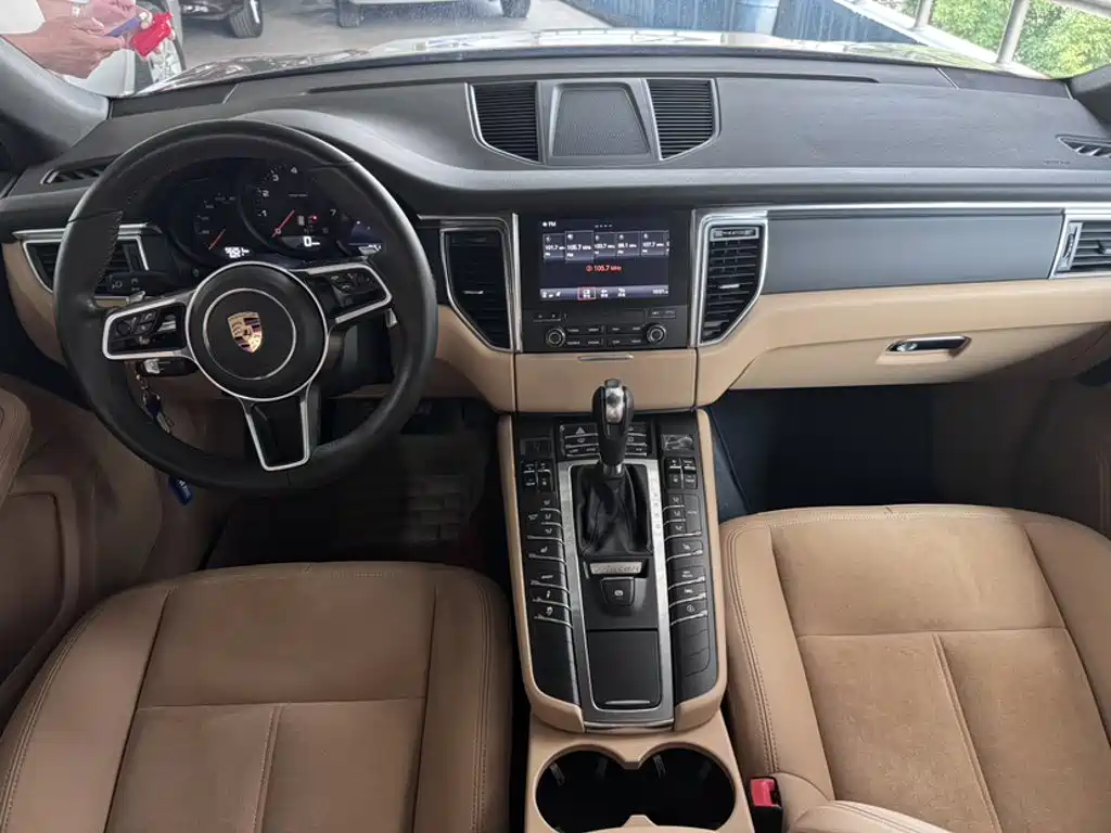 Porsche Macan 2016 — фото 16