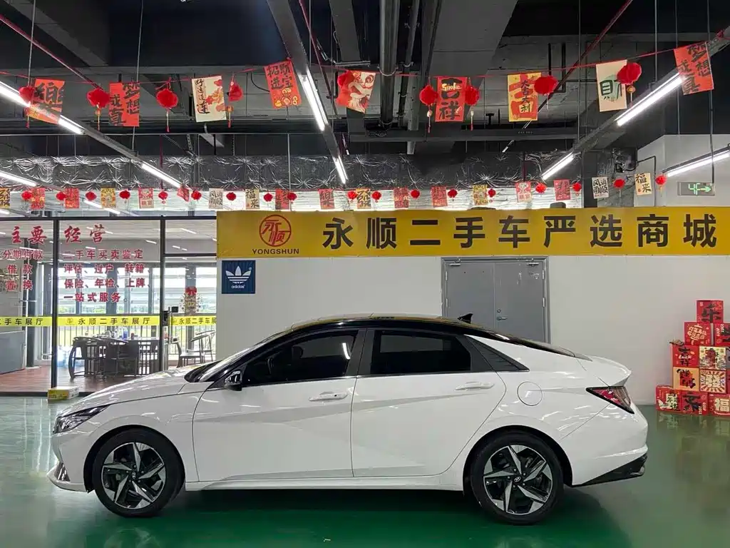 Hyundai Elantra 2021 — фото 10
