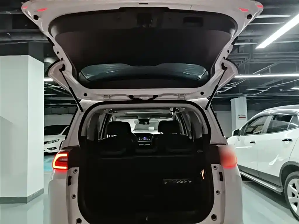 GAC Motor Trumpchi M6 2023 — фото 19