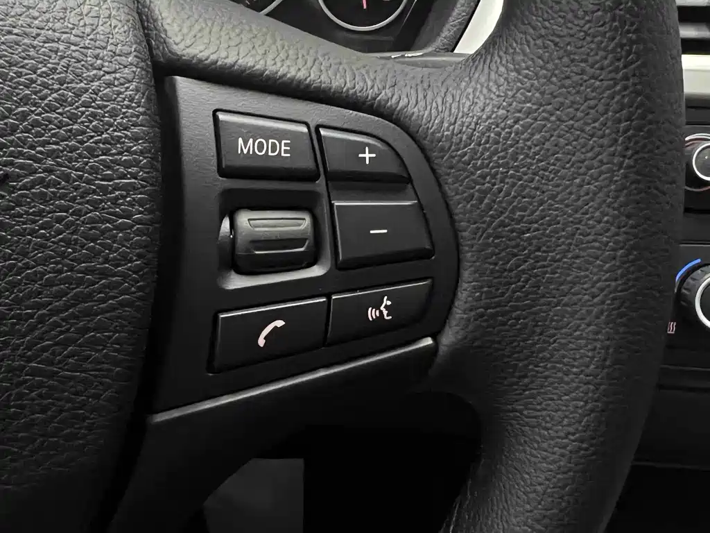 BMW 3 Series 2015 — фото 30