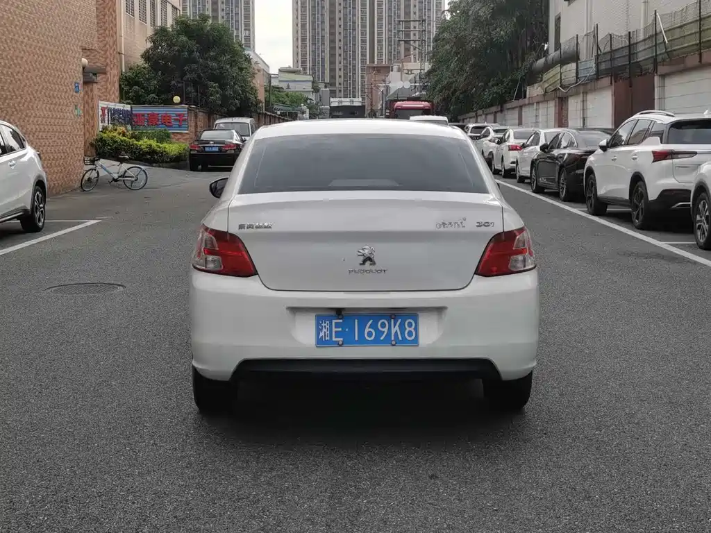 Peugeot 301 2016