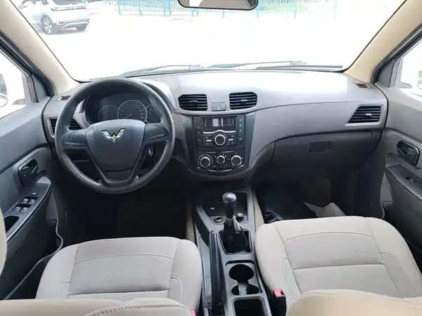 Wuling Hongguang 2018