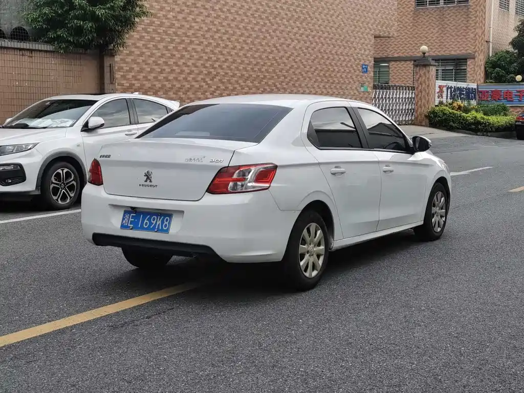 Peugeot 301 2016