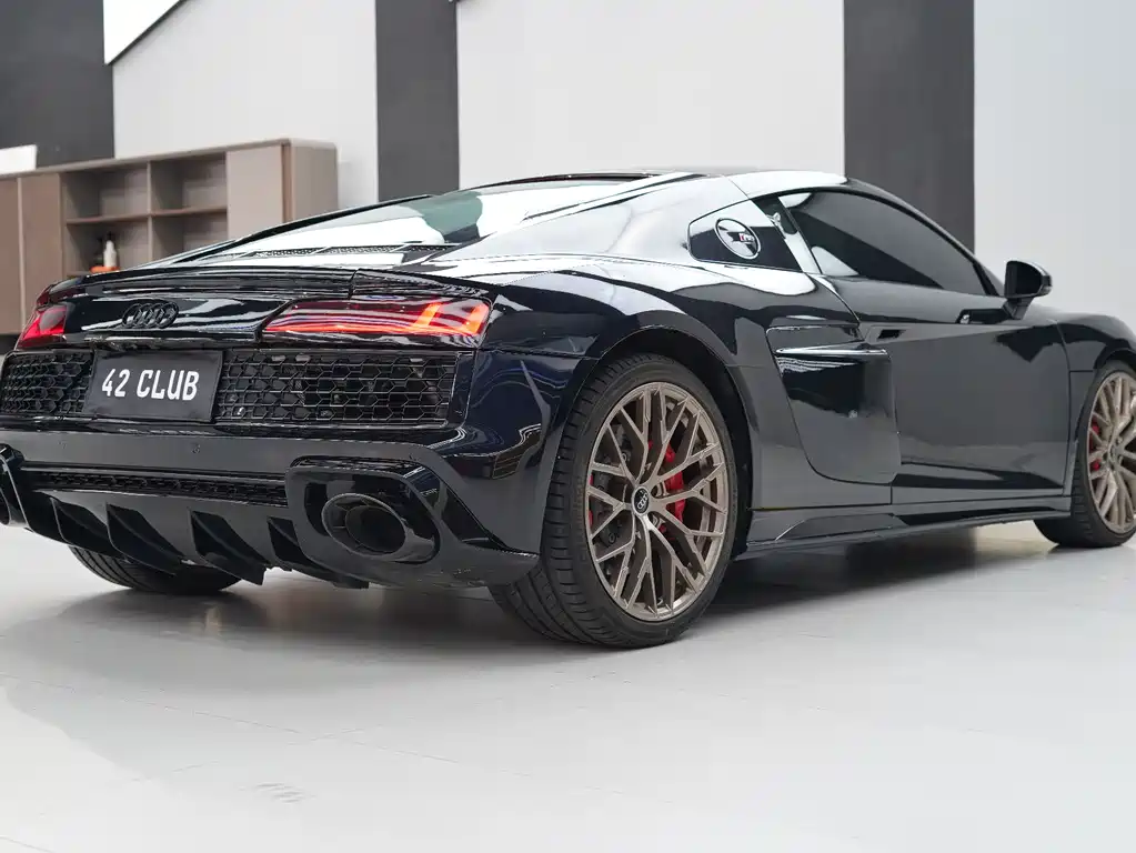 Audi R8 2018 — фото 8