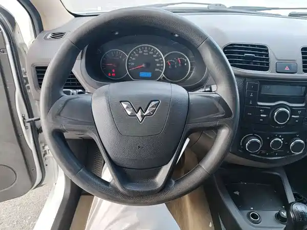 Wuling Hongguang 2018