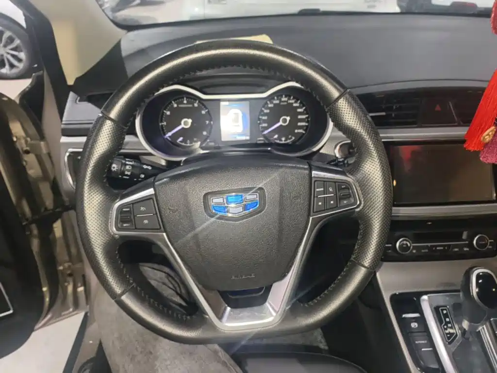 Geely Emgrand GS 2017 — фото 11