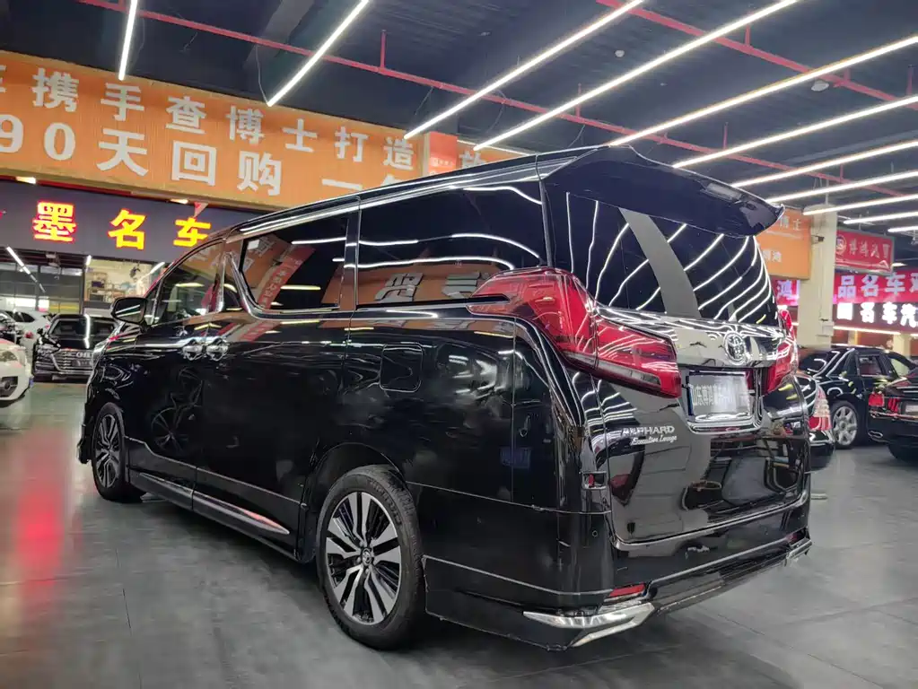 Toyota Alphard 2019 — фото 17