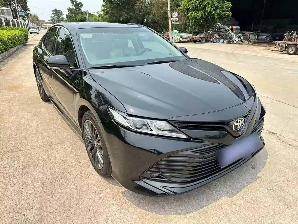 Toyota Camry 2018 — фото 4