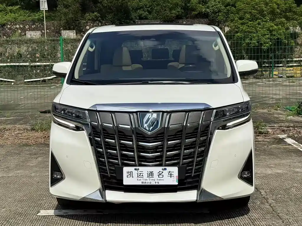 Toyota Alphard 2021 — фото 1