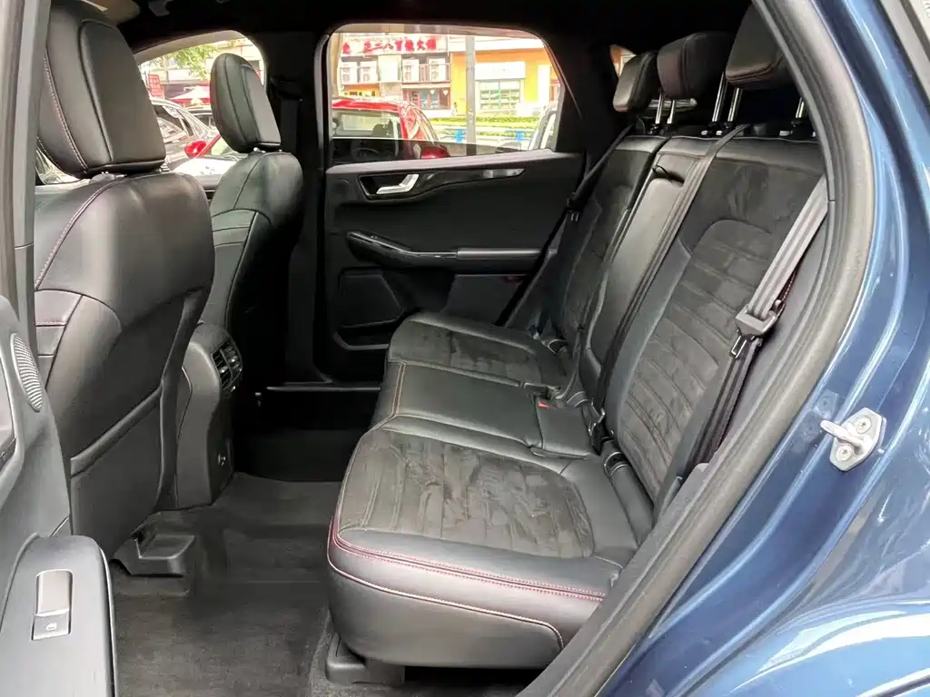 Ford Escape 2020 — фото 10