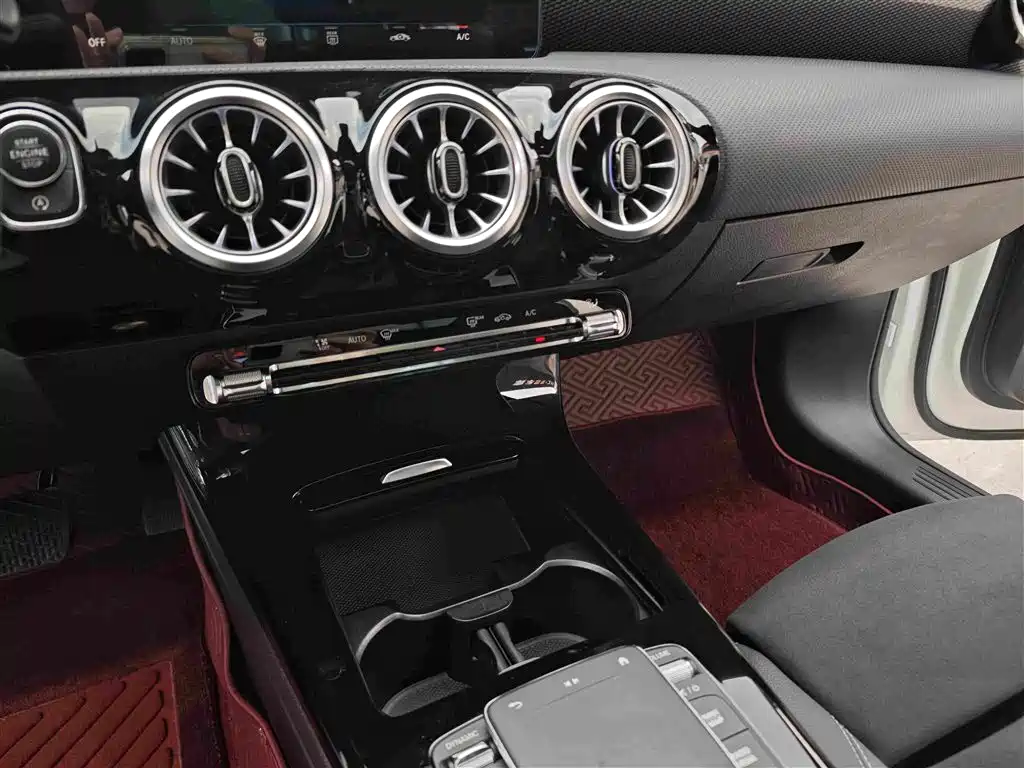 Mercedes-Benz A-Class 2021 — фото 14