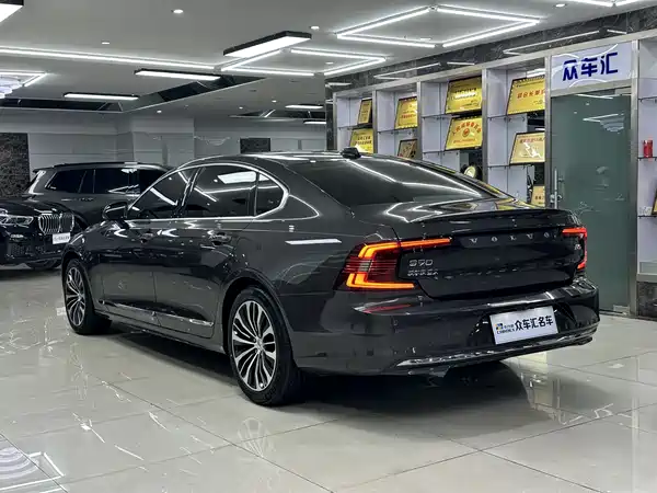 Volvo S90 2023