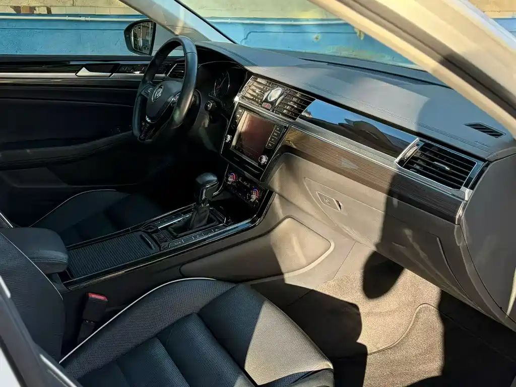 Volkswagen Phideon 2017