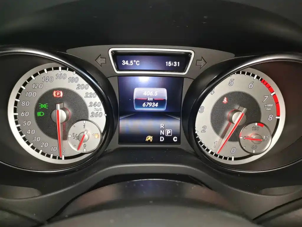 Mercedes-Benz GLA 2016 — фото 18