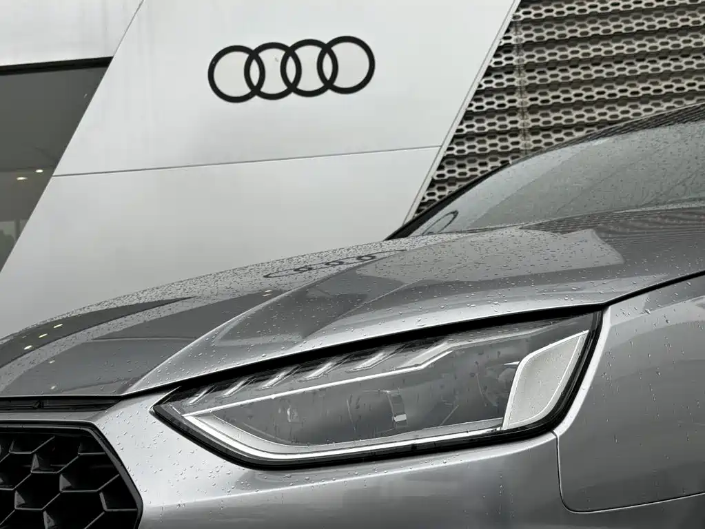 Audi A4L 2022 — фото 14