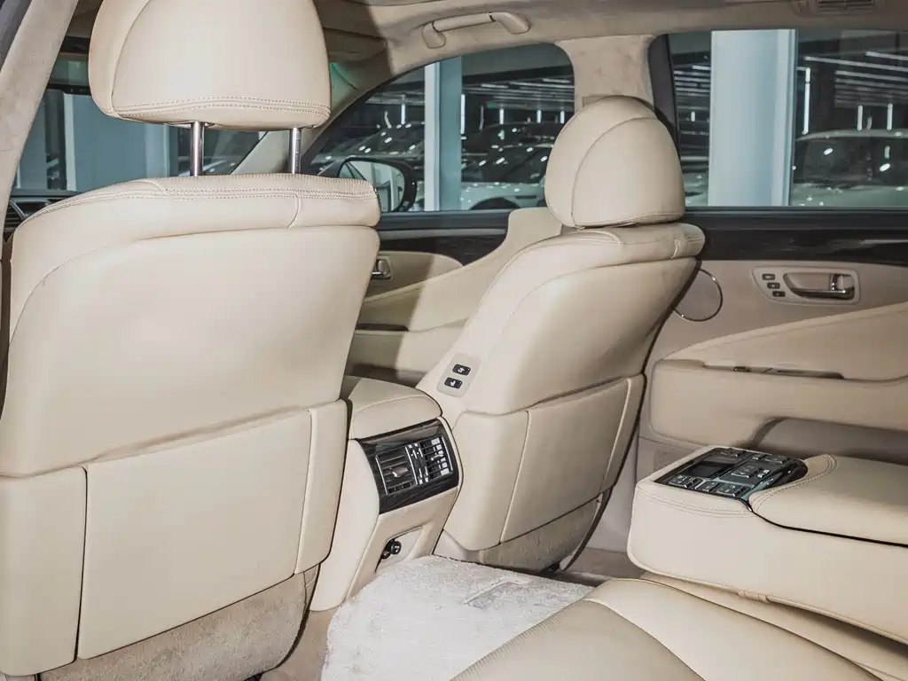 Lexus LS 2011