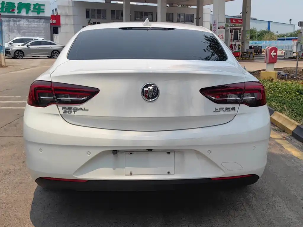 Buick Regal 2018 — фото 11