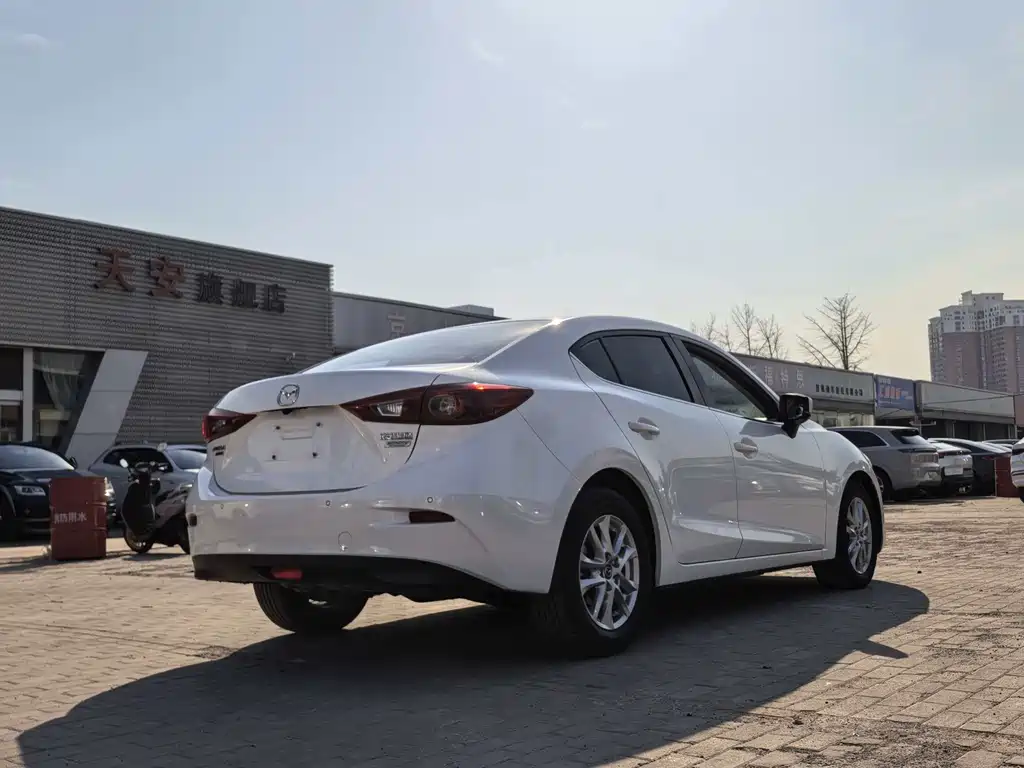 Mazda 3 Axela 2019 — фото 11