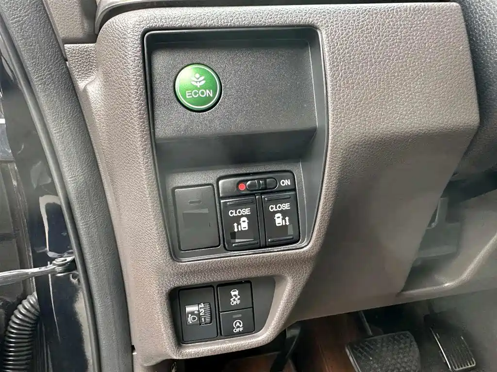 Honda Odyssey 2017 — фото 17