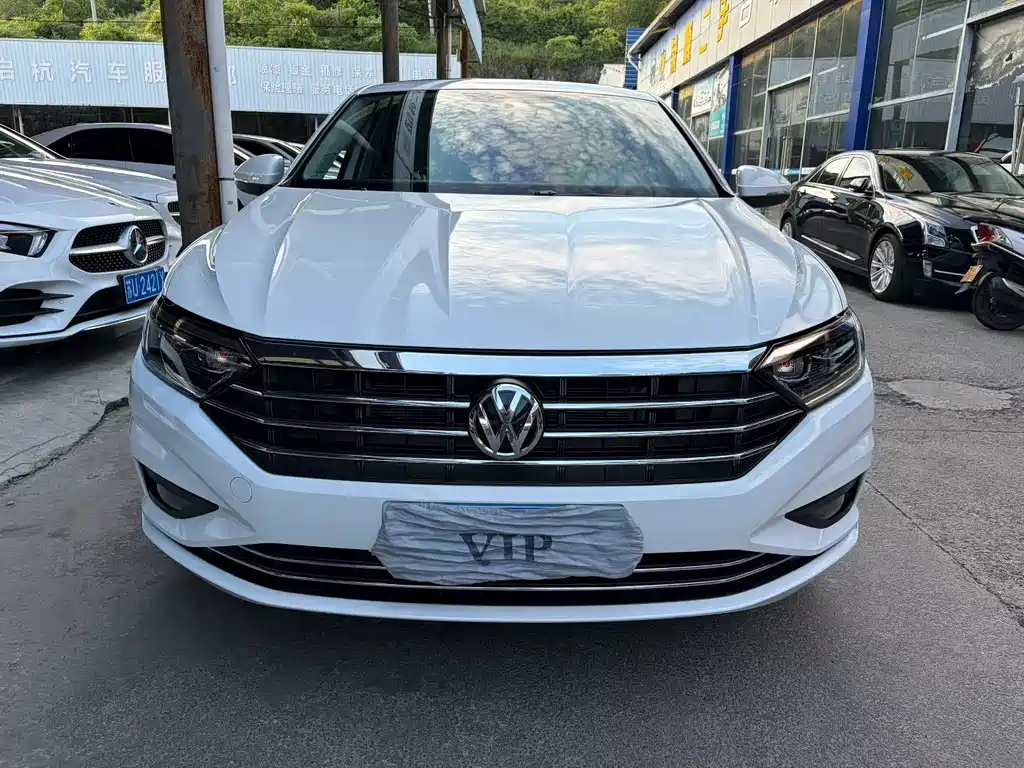 Volkswagen Sagitar 2021