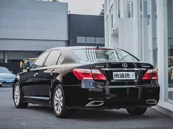 Lexus LS 2011