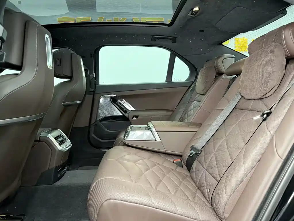 BMW 7 Series 2025 — фото 15