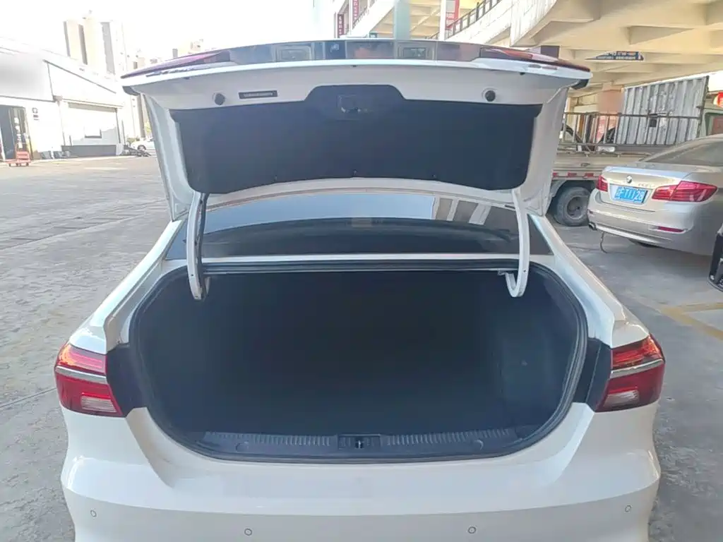 Roewe i6 Classic 2018 — фото 19