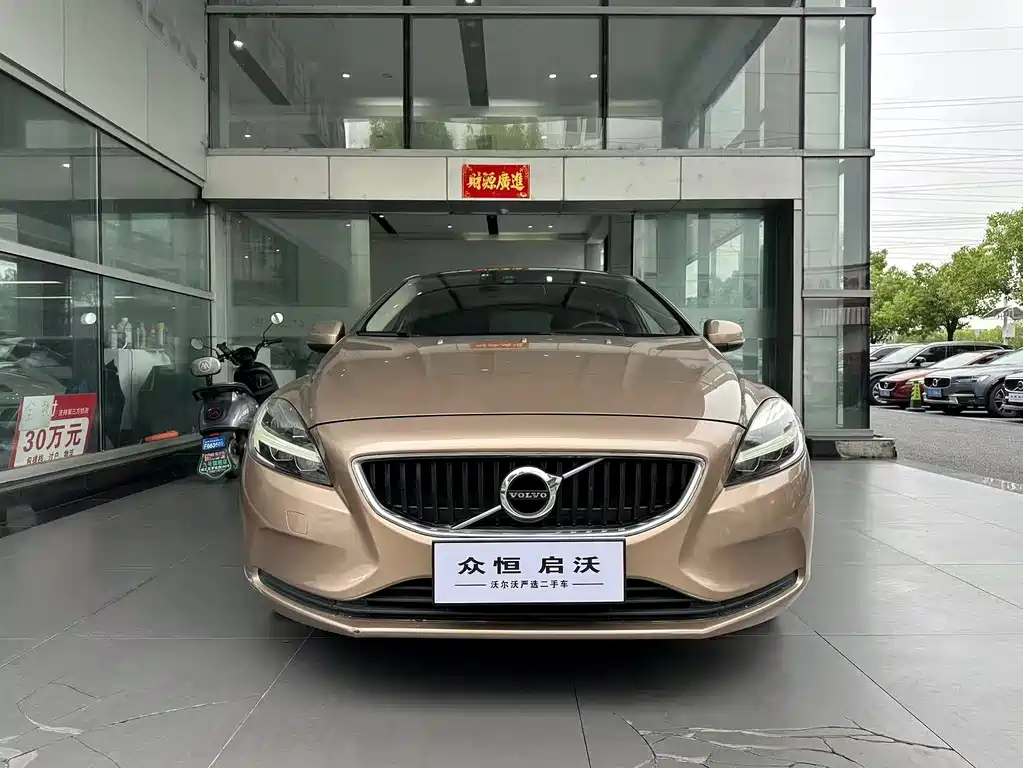 Volvo V40 2017 — фото 2