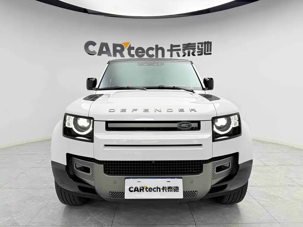Land Rover Defender 2025