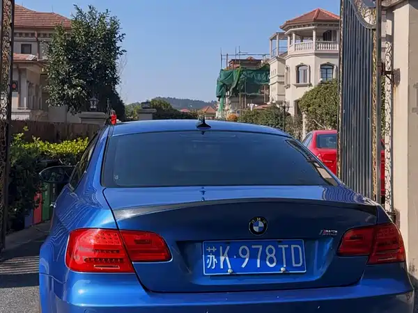BMW M3 2011