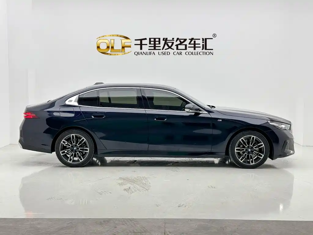 BMW 5 Series 2025