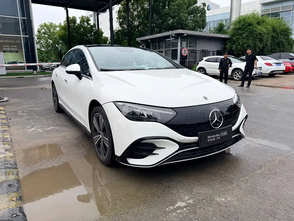 Mercedes-Benz EQE 2025