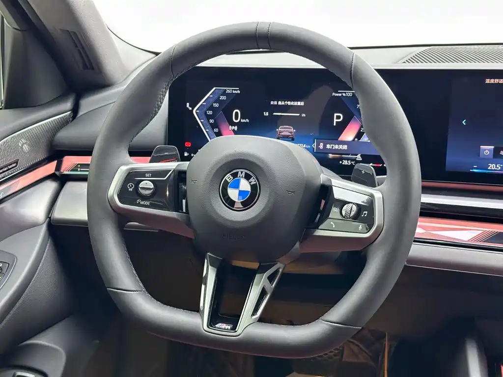 BMW 5 Series 2025 — фото 19