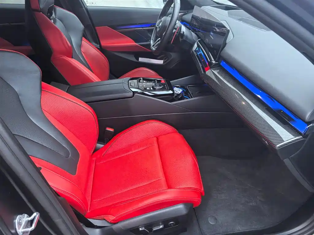 BMW M5 New Energy — фото 9