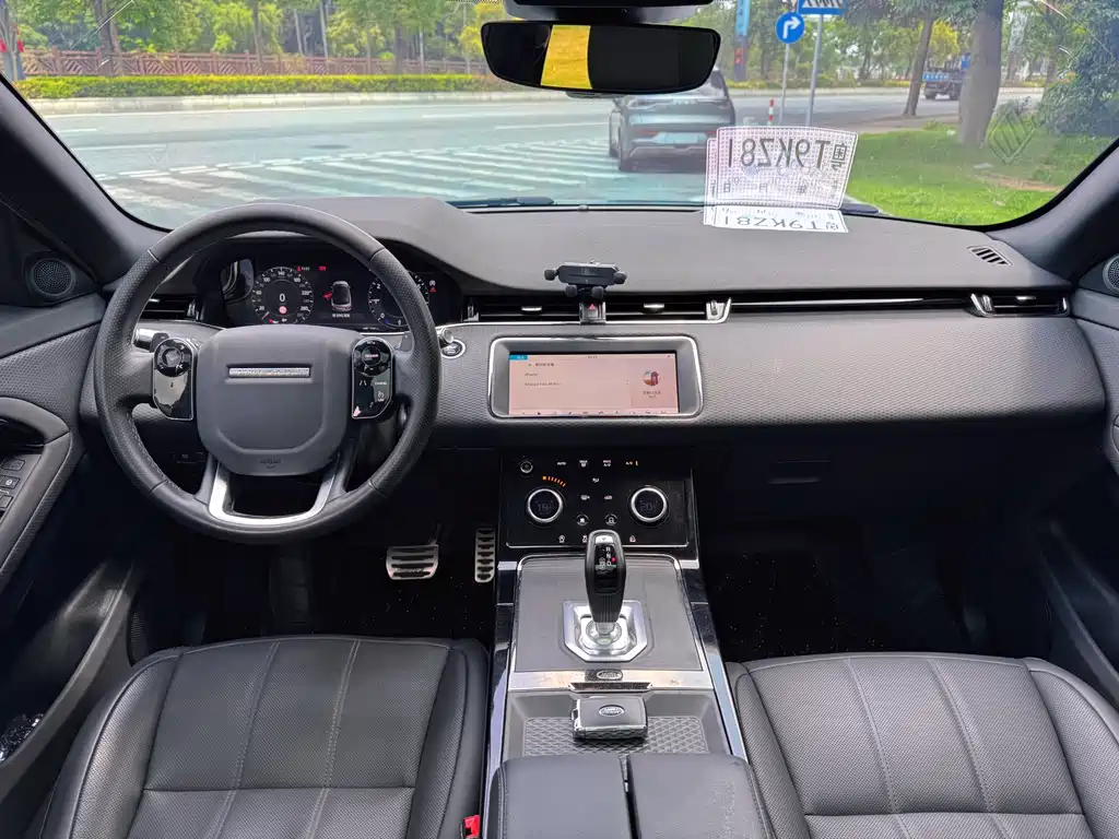 Land Rover Evoque 2020 — фото 10