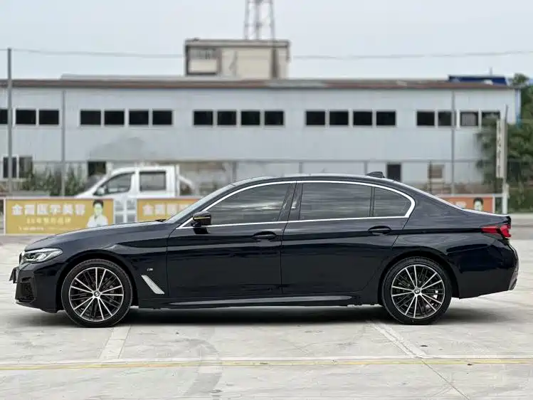 BMW 5 Series 2023 — фото 4