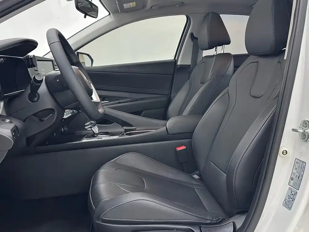 Hyundai Elantra 2023