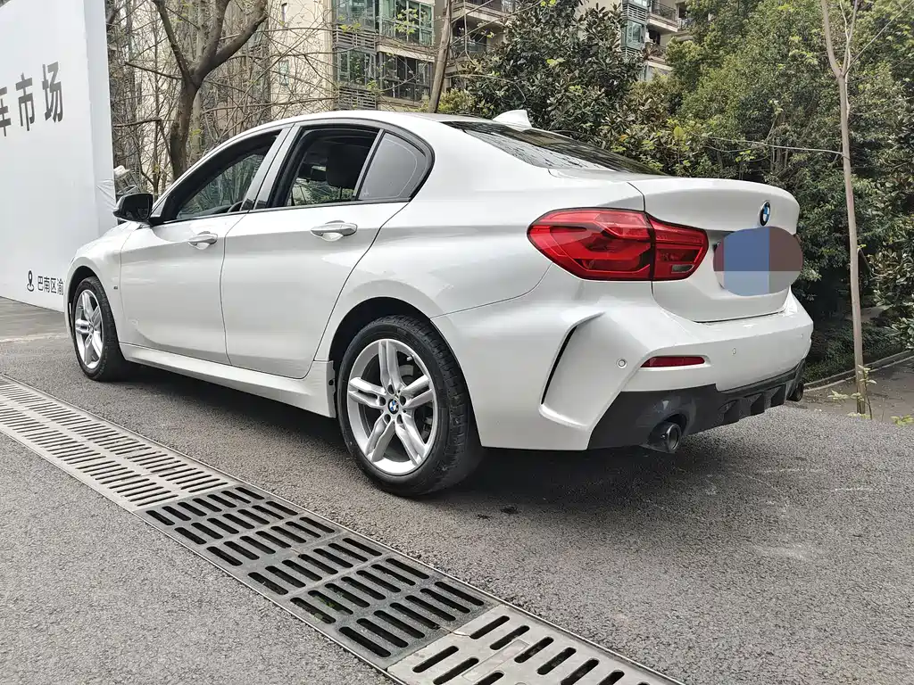 BMW 1 Series 2022 — фото 4