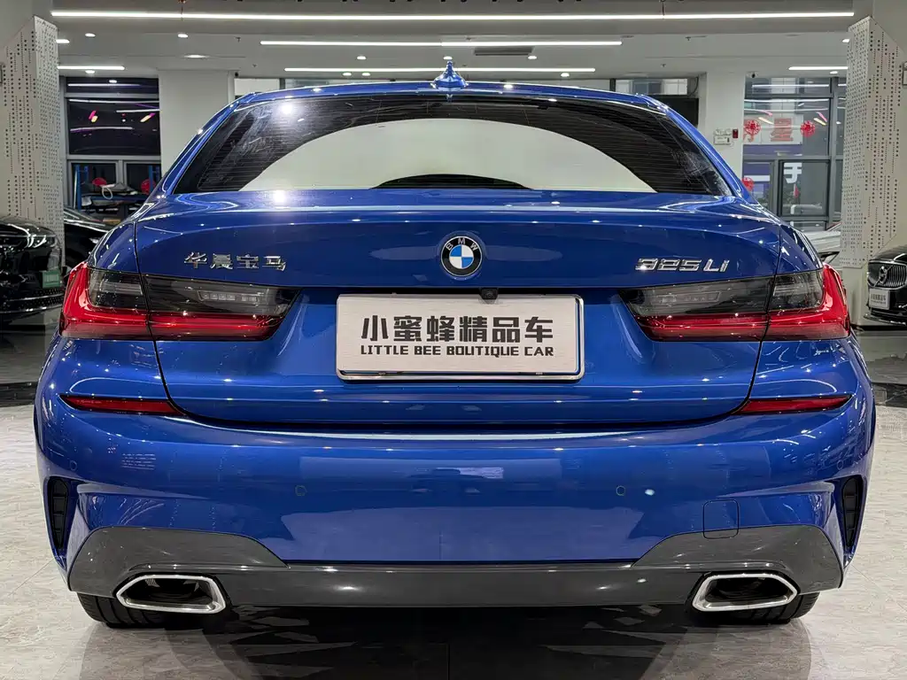 BMW 3 Series 2019 — фото 15