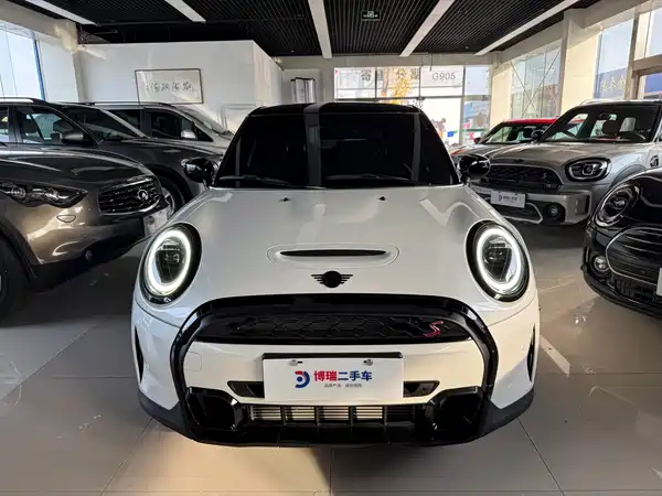 MINI MINI 2023