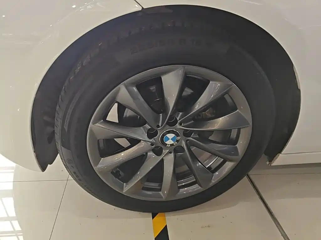 BMW 3 Series GT 2018 — фото 23
