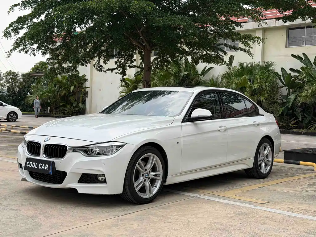 BMW 3 Series 2018 — фото 1