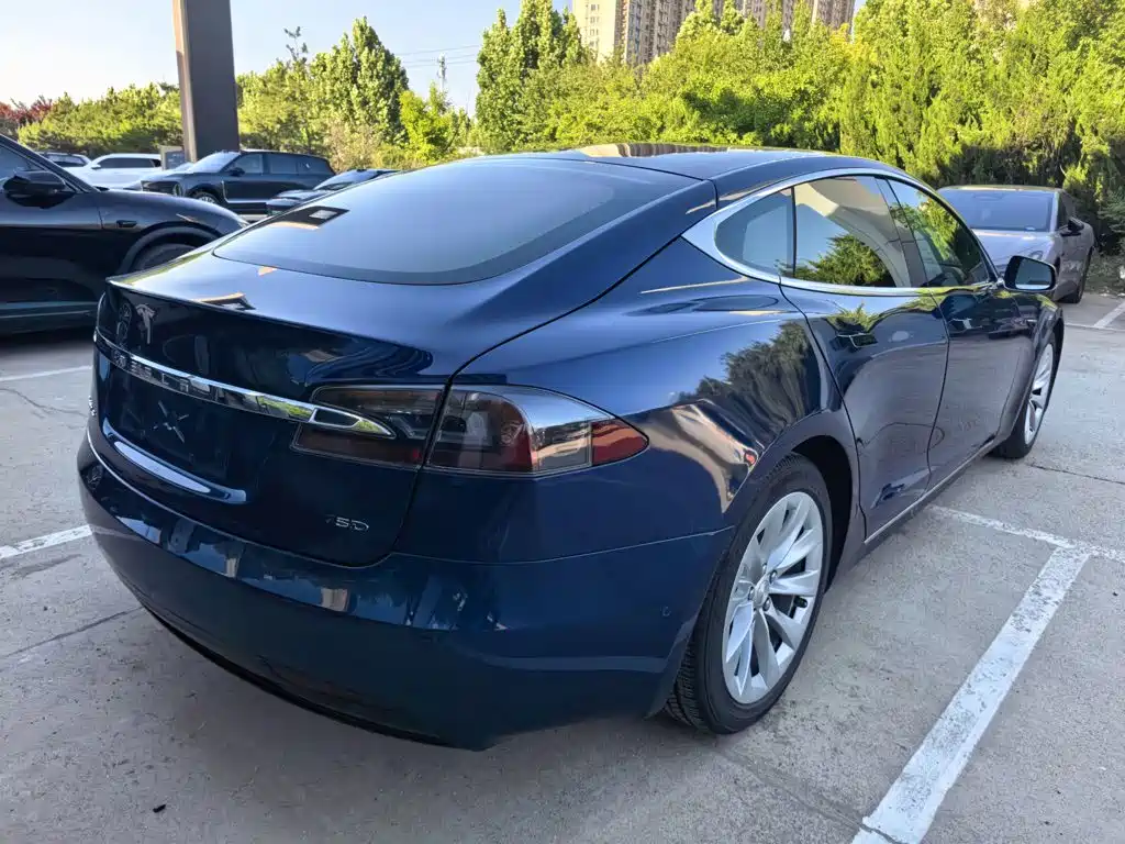 Tesla Model S 2019 — фото 6