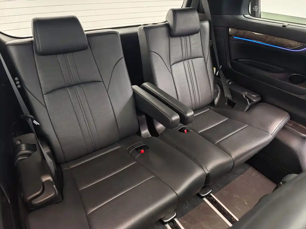 Toyota Alphard 2018 — фото 12